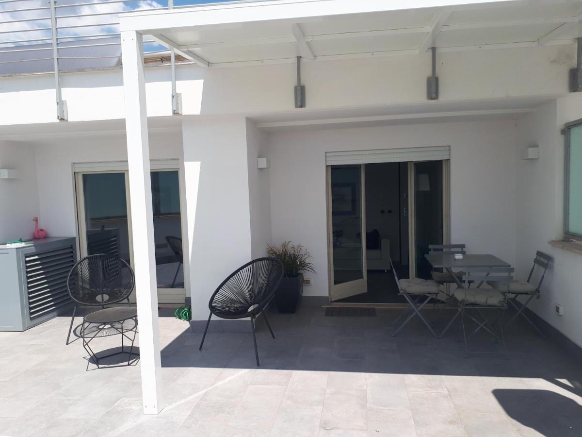 Penthouse 40 In Trastevere With Seasonally Jacuzzi Roma Dış mekan fotoğraf