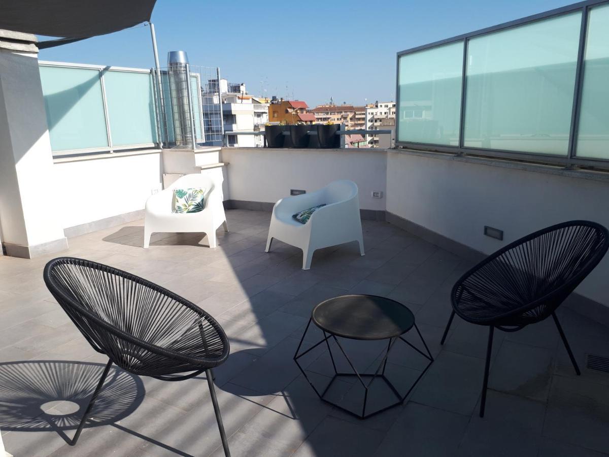 Penthouse 40 In Trastevere With Seasonally Jacuzzi Roma Dış mekan fotoğraf